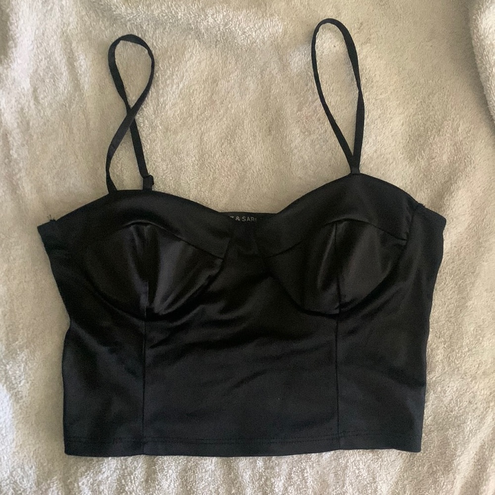 Spaghetti trap crop top